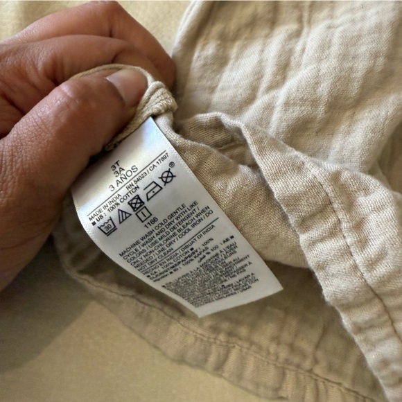 Bundle of boy neutral H&M and old navy shirts - Picture 13 of 14